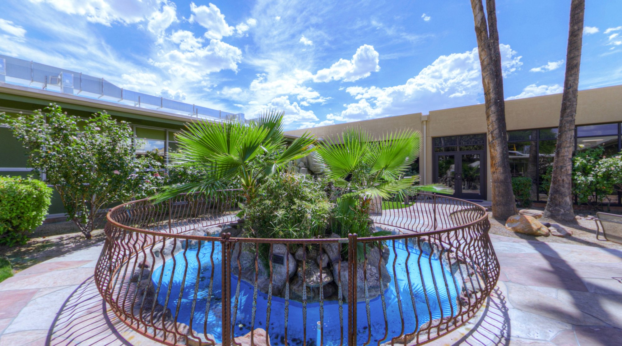 Select Medical Cafeteria Courtyard